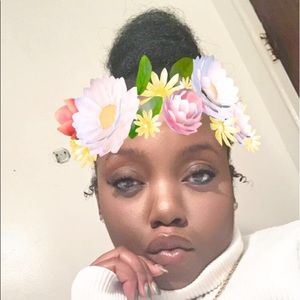 Meet your Posher, Azia